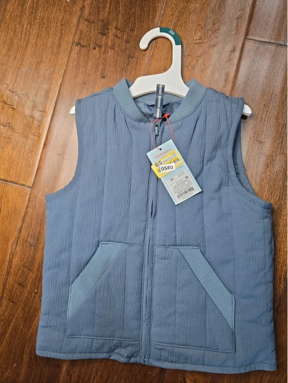 2t brand new vest from target item 580G7